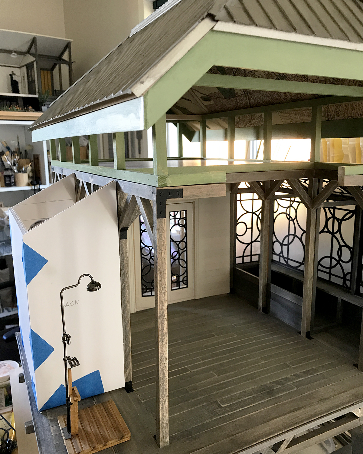 front_interior2_110617